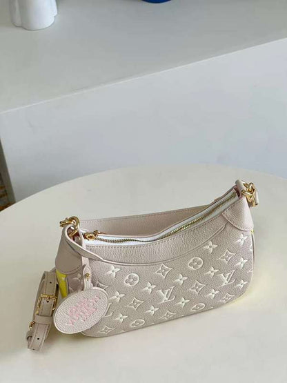 The Franco Shops - Louis Vuittons  - 12039
