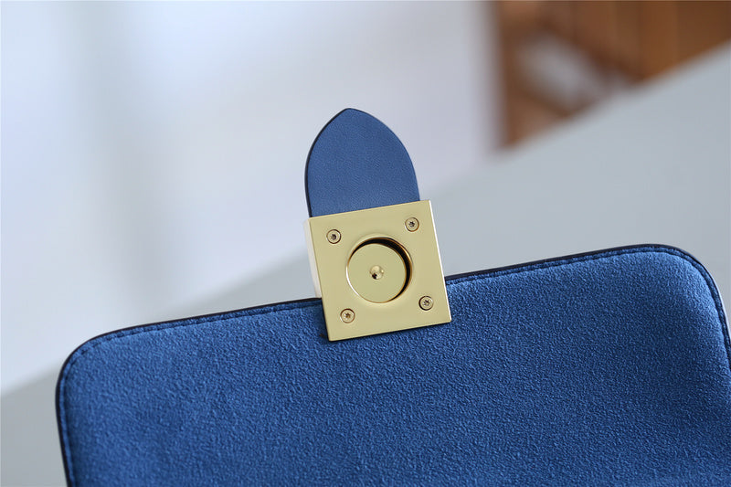 The Franco Shops - Louis Vuittons  - 7808