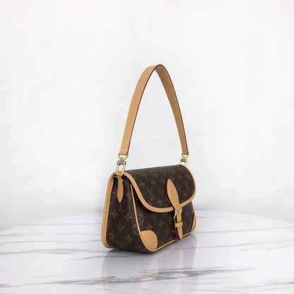 The Franco Shops - Louis Vuittons  - 12102