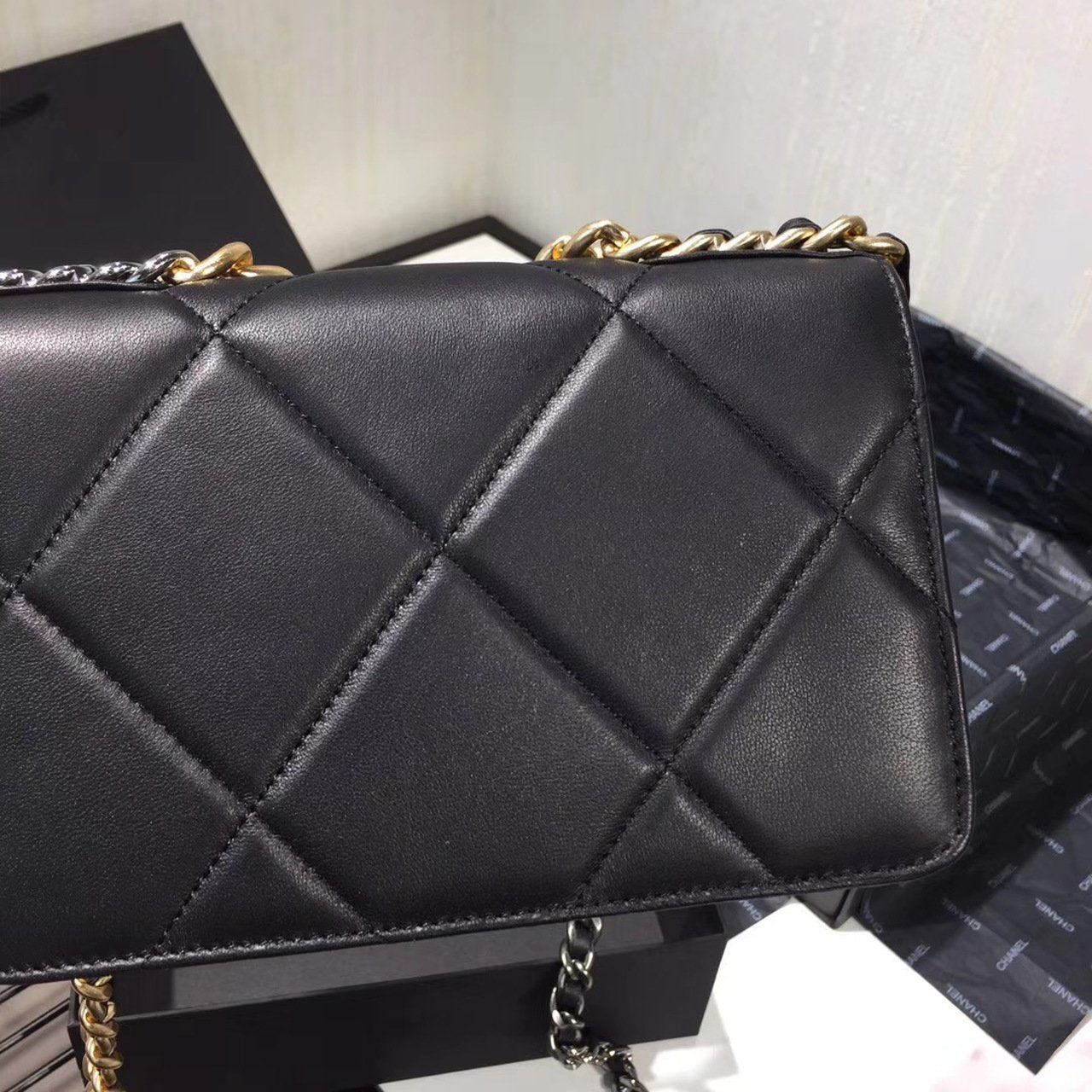 Chanel 19 Wallet on Chain Black