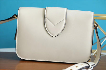 The Franco Shops - Louis Vuittons  - 7758