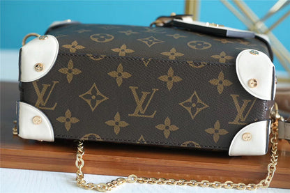 The Franco Shops - Louis Vuittons  - 7707