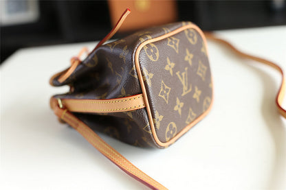 Franco Shops - Louis Vuittons  - 9390