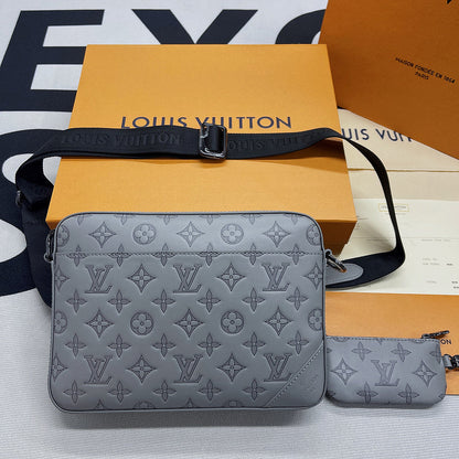Franco Shops - Louis Vuittons  - 10046