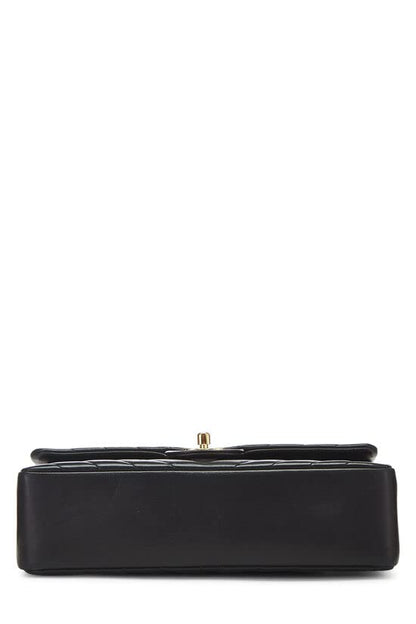CHANEL,  Black Chevron Lambskin Classic Double Flap Medium, Black