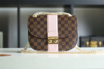 The Franco Shops - Louis Vuittons  - 7813