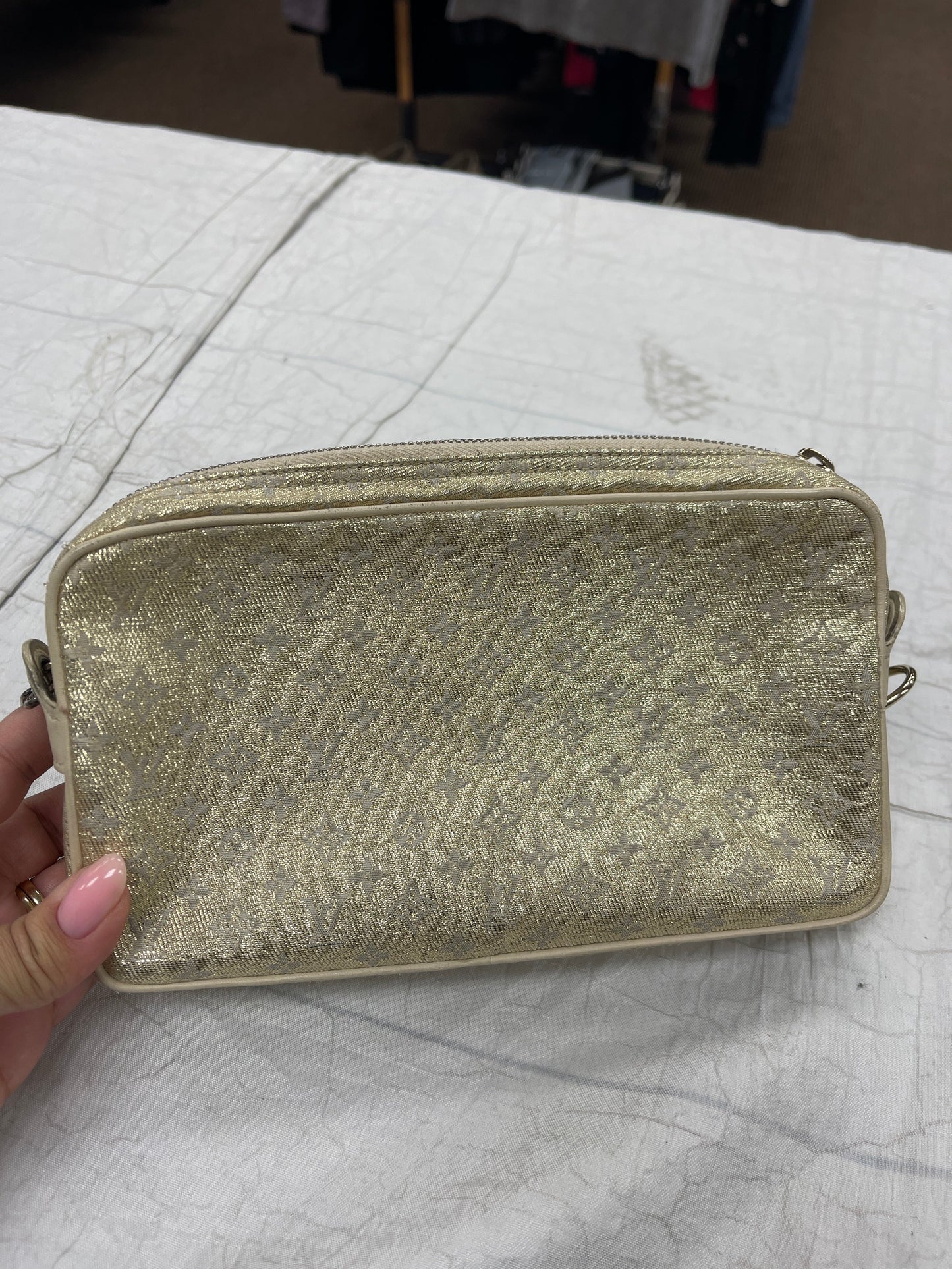 Handbag Designer By Louis Vuitton  Size: Small