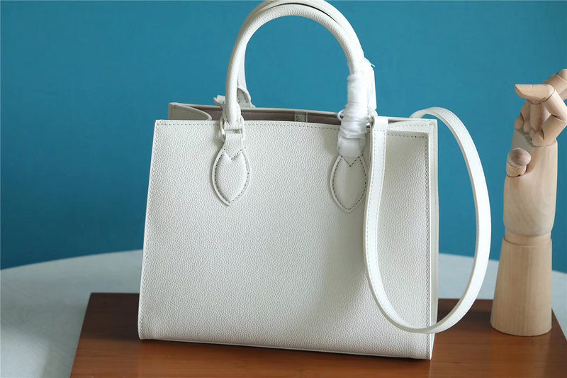 The Franco Shops - Louis Vuittons  - 7786