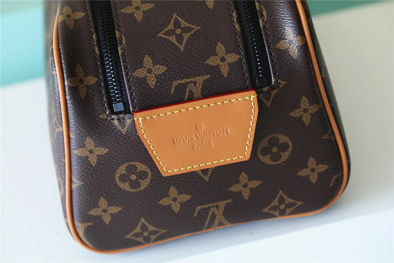 Franco Shops - Louis Vuittons  - 10664