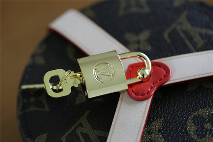 Franco Shops - Louis Vuittons  - 9355