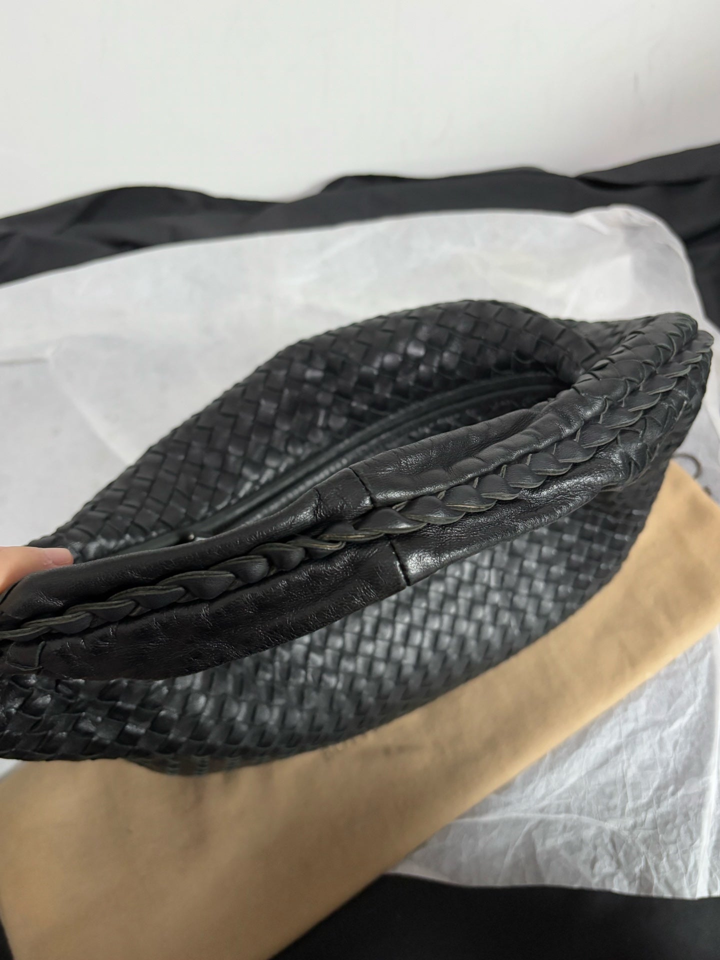Bottega Veneta Veneta Intrecciato Hobo Bag Large Black Lambskin leather 48cm