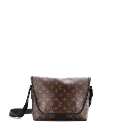 Magnetic Messenger Bag Macassar Monogram Canvas