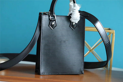 The Franco Shops - Louis Vuittons  - 7725