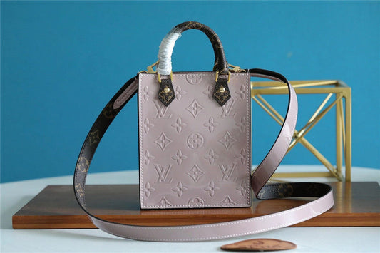 The Franco Shops - Louis Vuittons  - 7671