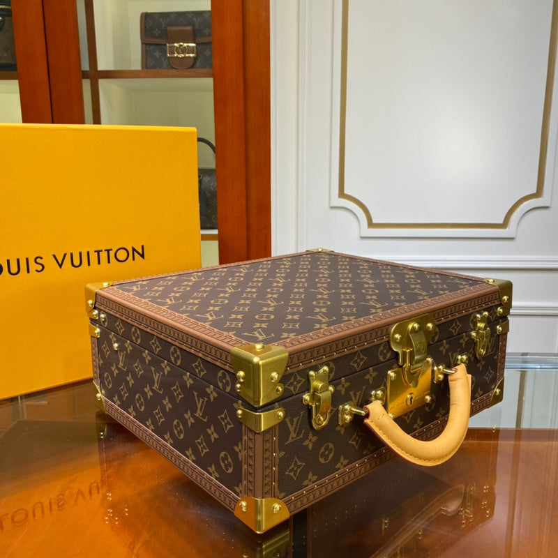 Franco Shops - Louis Vuittons  - 9501
