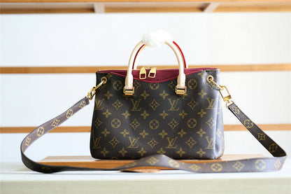 The Franco Shops - Louis Vuittons  - 7993