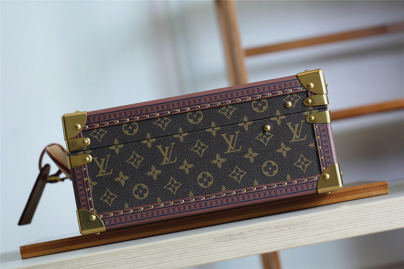 Franco Shops - Louis Vuittons  - 9516
