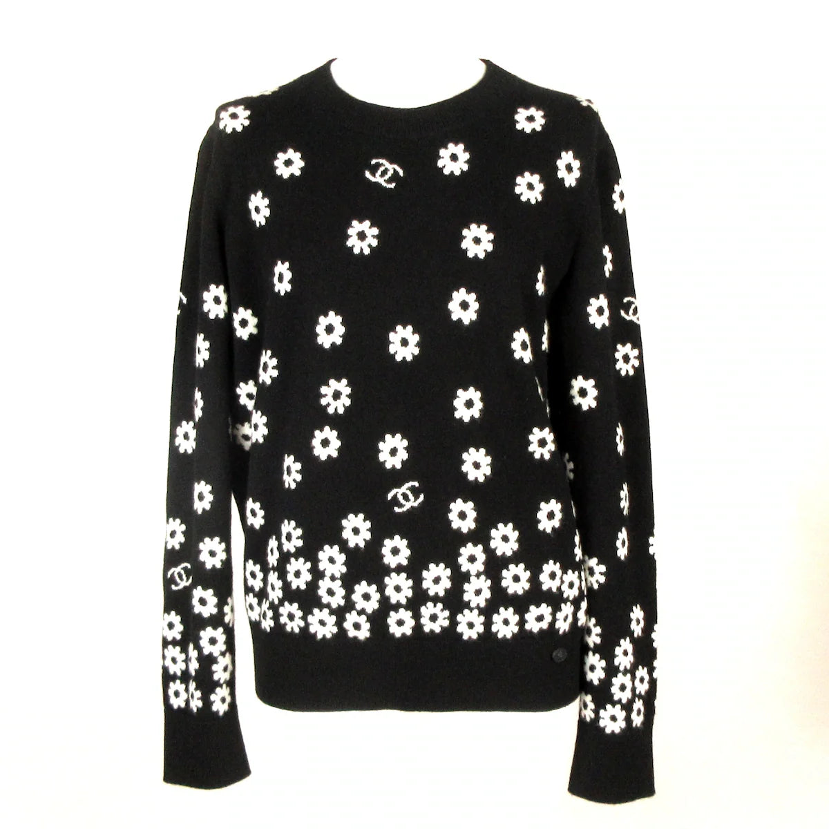 Chanel black & white Sweater, 40