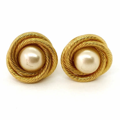 Chanel Clip on earrings