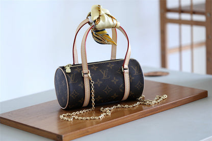 The Franco Shops - Louis Vuittons  - 7974