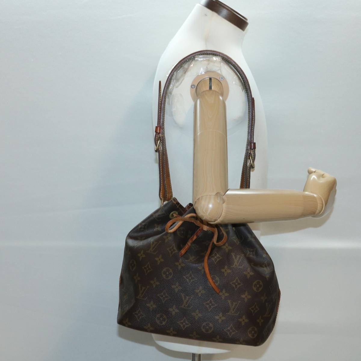 LOUIS VUITTON Monogram Petit Noe Shoulder Bag M42226 LV 38539