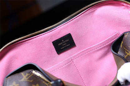 The Franco Shops - Louis Vuittons  - 7964