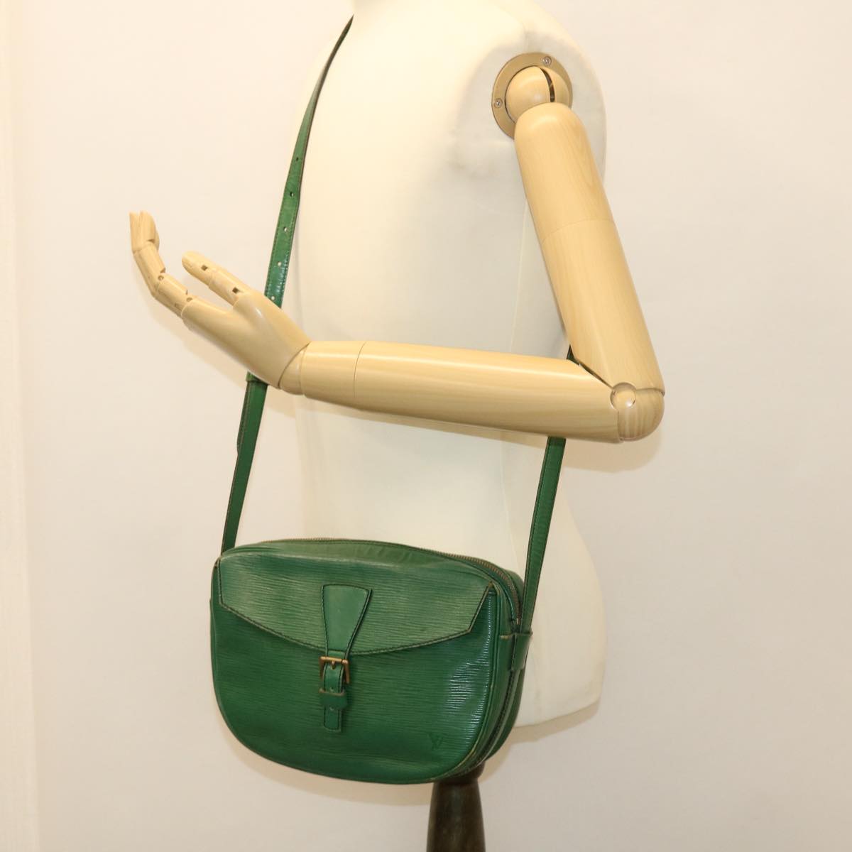 LOUIS VUITTON Epi June Feuille Shoulder Bag Green M52154 LV 38974