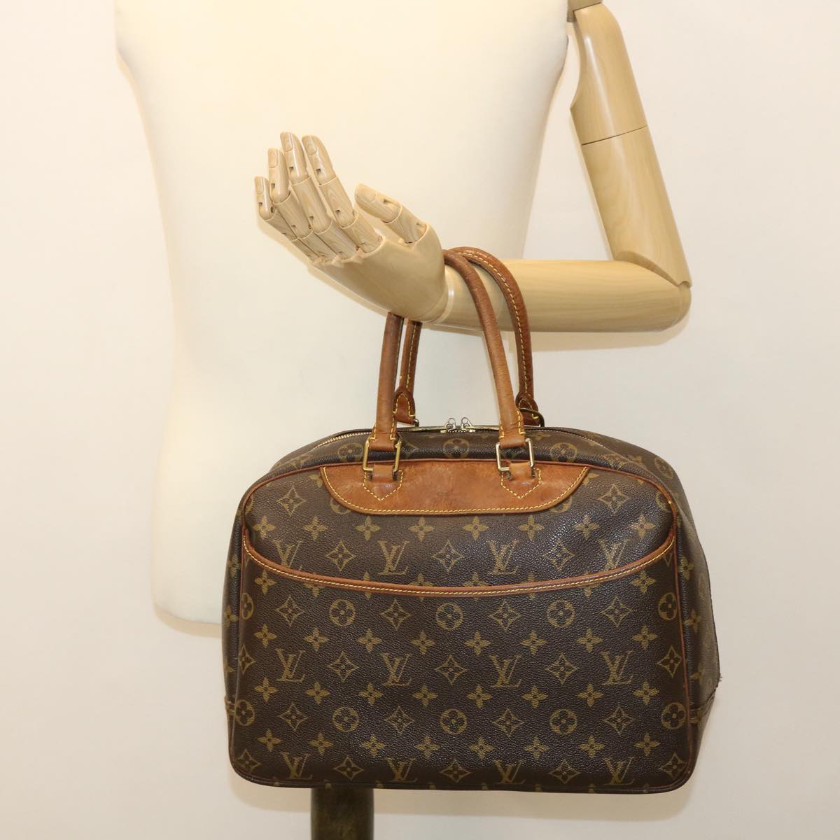 LOUIS VUITTON Monogram Deauville Hand Bag M47270 LV 39011