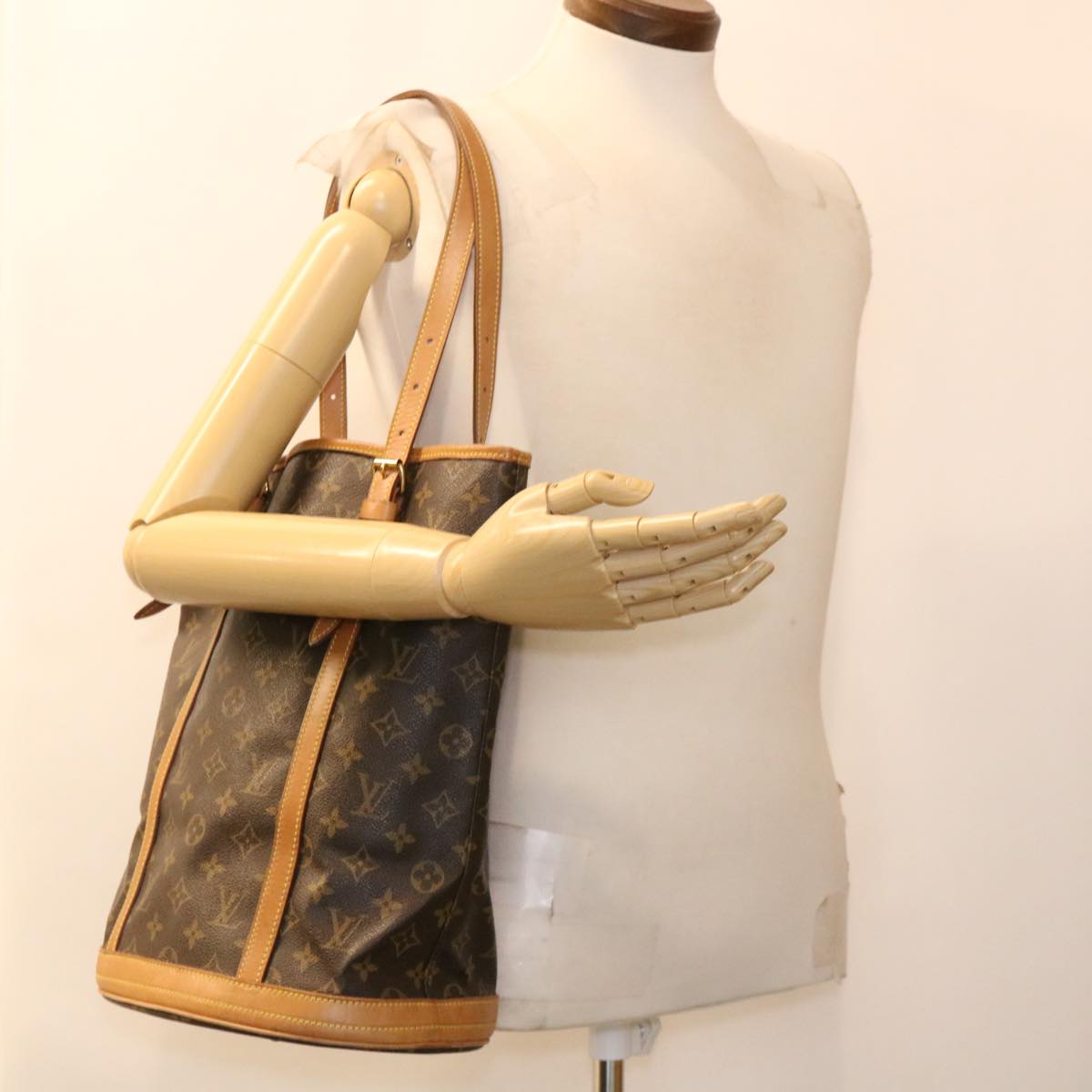 LOUIS VUITTON Monogram Bucket GM Shoulder Bag M42236 LV 39261