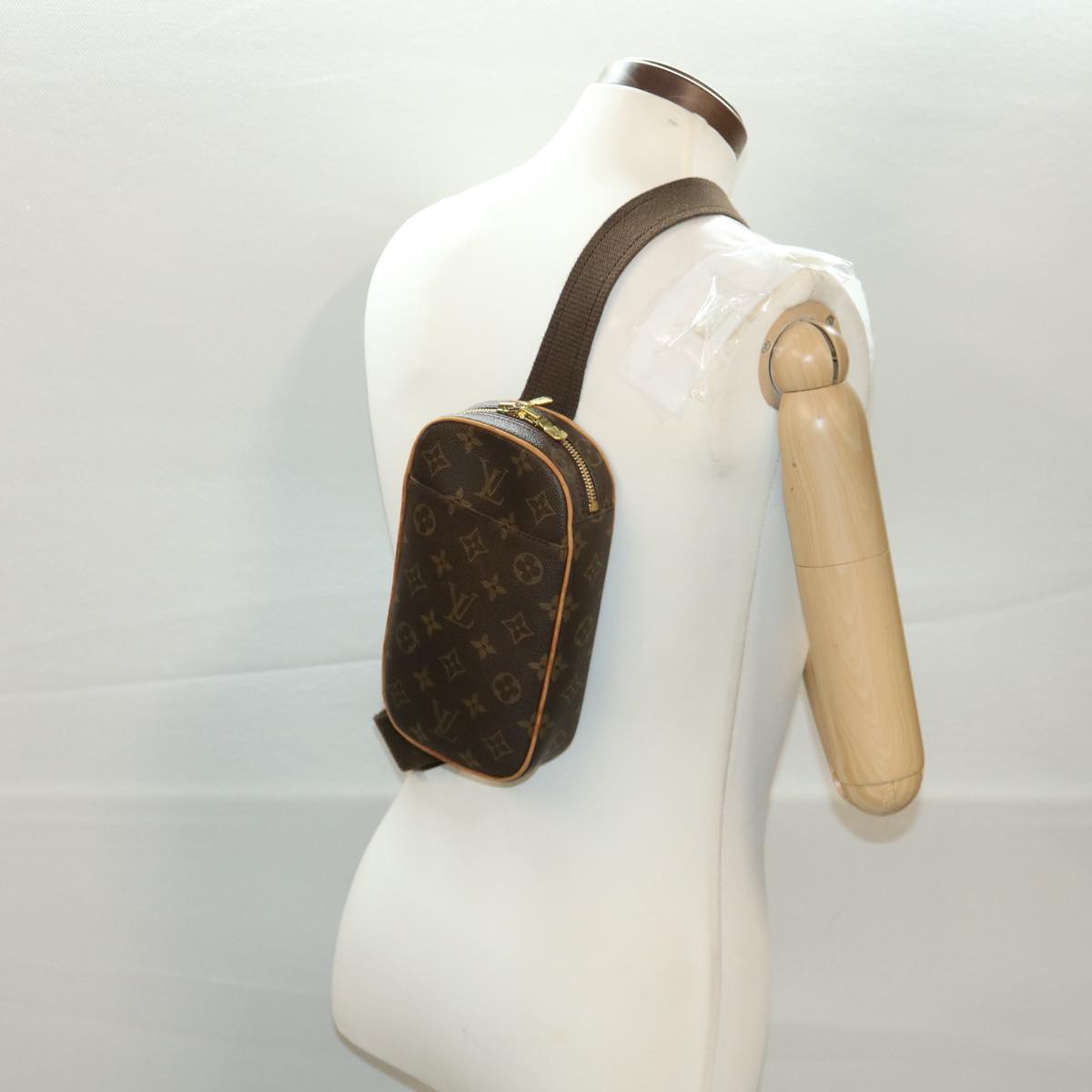 LOUIS VUITTON Monogram Pochette Gange Shoulder Bag M51870 LV 39434