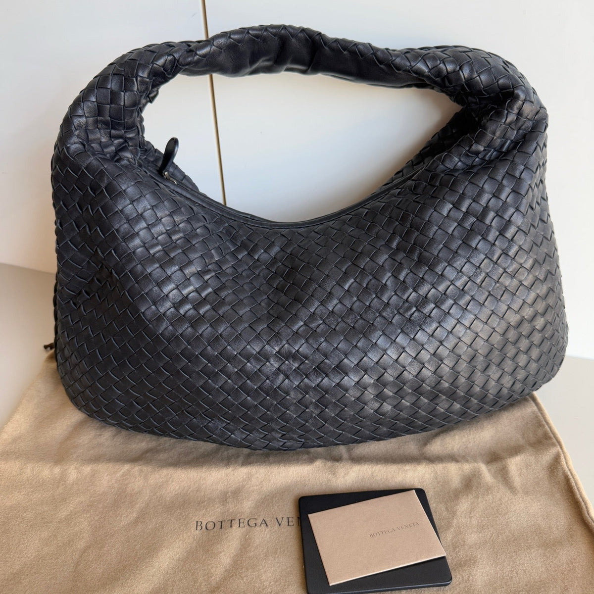 Bottega Veneta Veneta Intrecciato Hobo Bag Large Black Lambskin leather 48cm