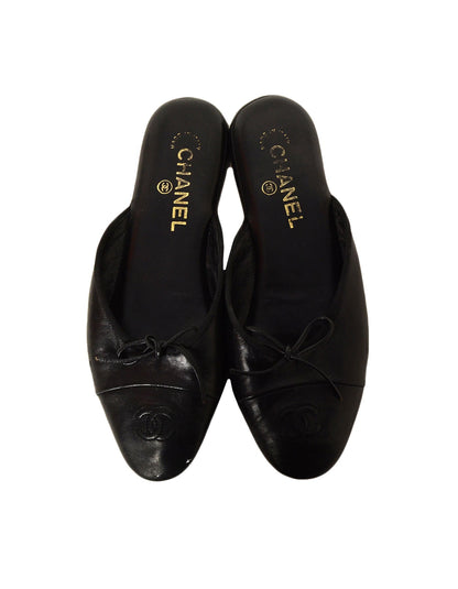 Chanel Black Leather House Slippers w/ CC sz 37