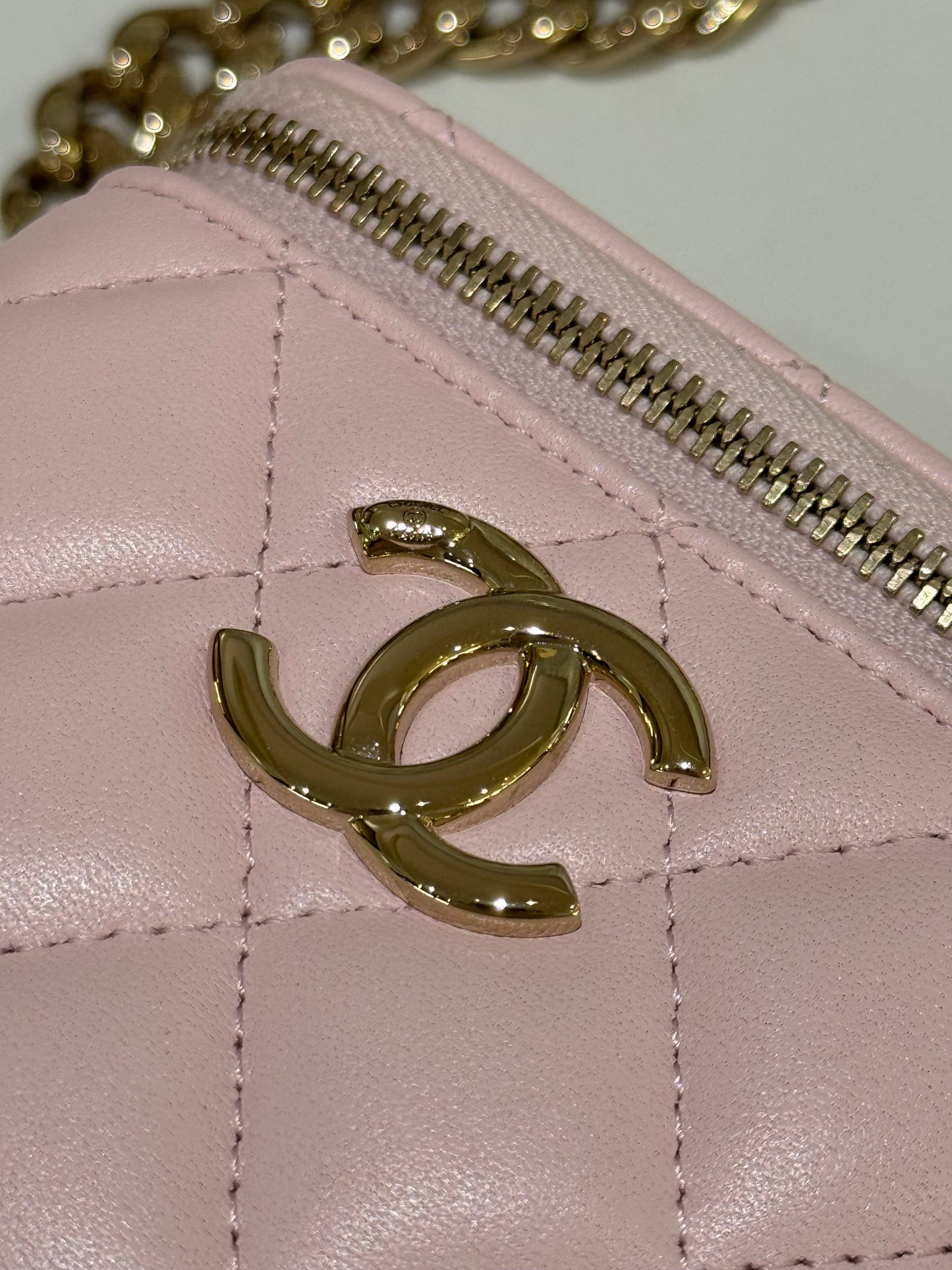 CHANEL BOX BAG PINK LAMBSKIN WITH GOLD CHAIN