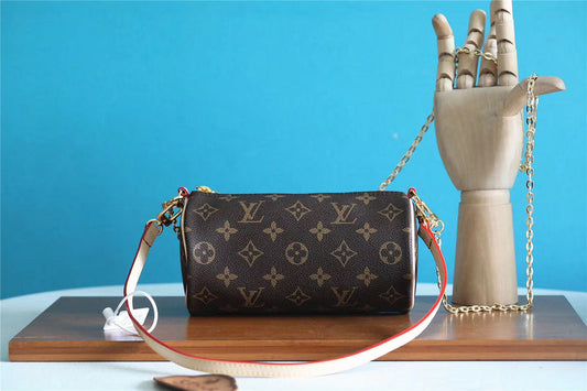 The Franco Shops - Louis Vuittons  - 7975