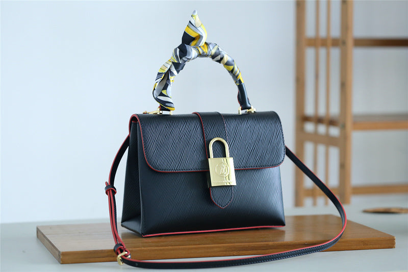 The Franco Shops - Louis Vuittons  - 7815