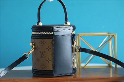 The Franco Shops - Louis Vuittons  - 7719