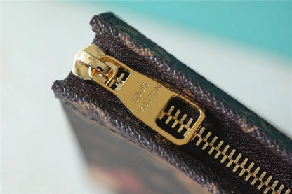 Franco Shops - Louis Vuittons  - 10525