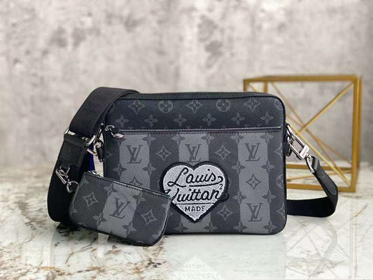 The Franco Shops - Louis Vuittons  - 12122