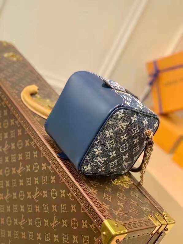 The Franco Shops - Louis Vuittons  - 12098