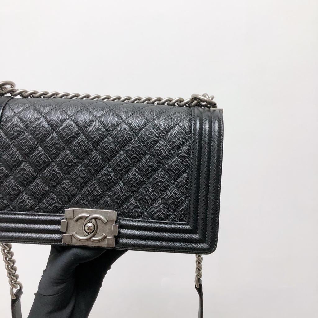 Le Boy Old Medium Caviar Black RHW