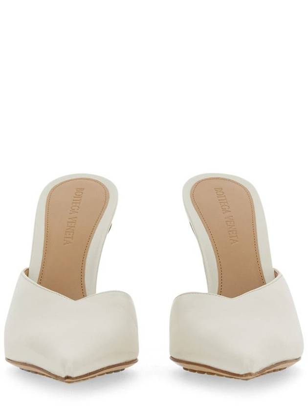 Luxury Bottega Veneta Punta Pump Heel White