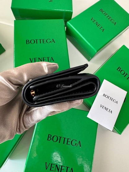 Luxury Bottega Veneta Intrecciato Trifold Half Wallet Black