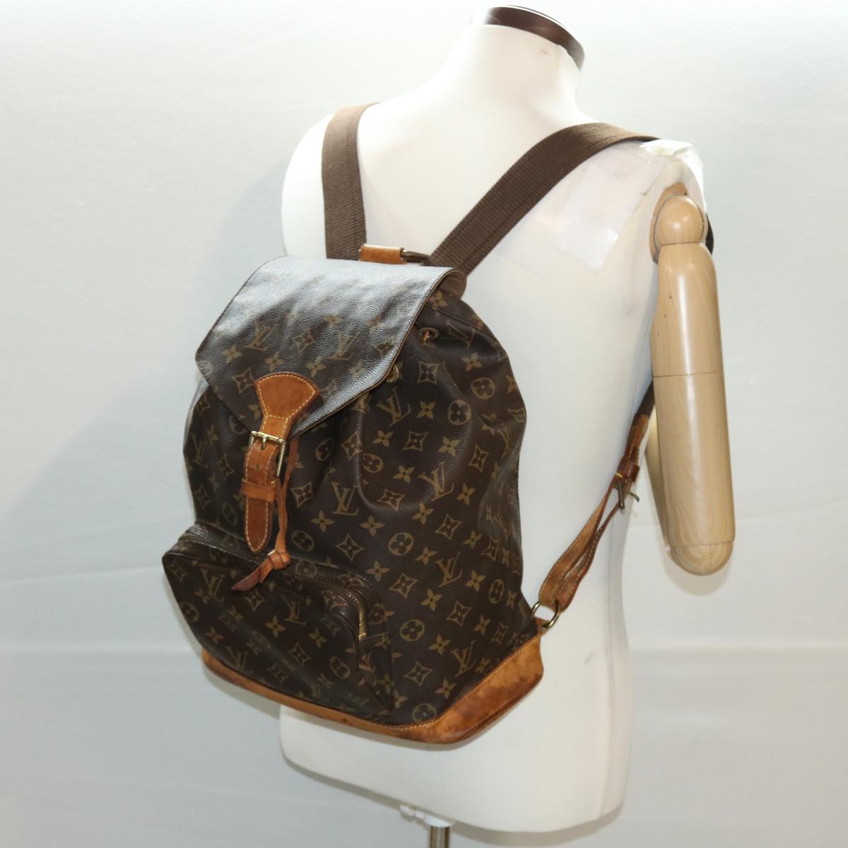 LOUIS VUITTON Monogram Montsouris GM Backpack M51135 LV 40009