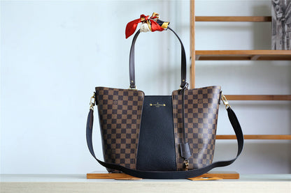 The Franco Shops - Louis Vuittons  - 7893