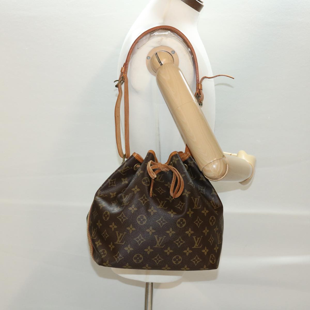 LOUIS VUITTON Monogram Petit Noe Shoulder Bag M42226 LV 40293