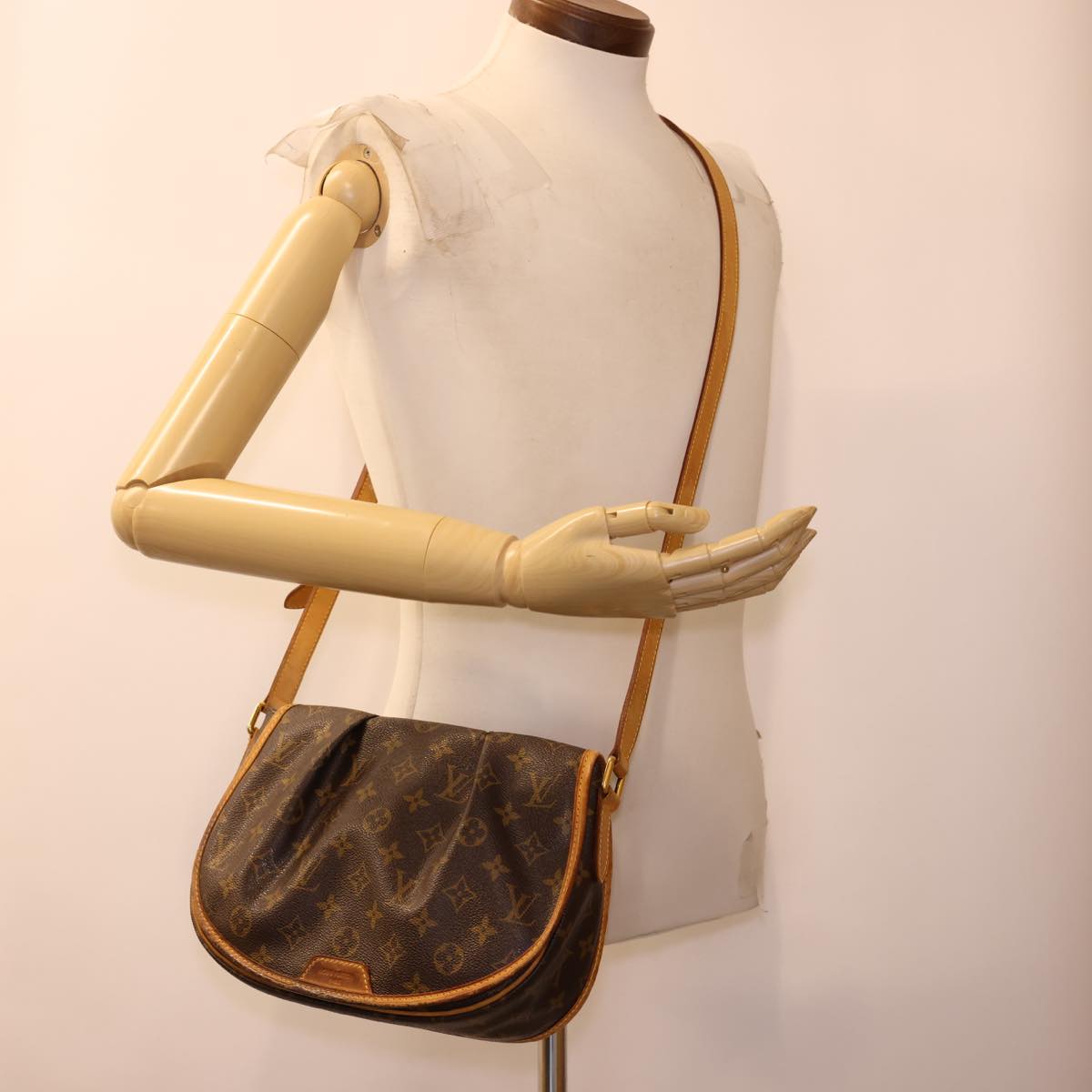 LOUIS VUITTON Monogram Menilmontant PM Shoulder Bag M40474 LV 40480