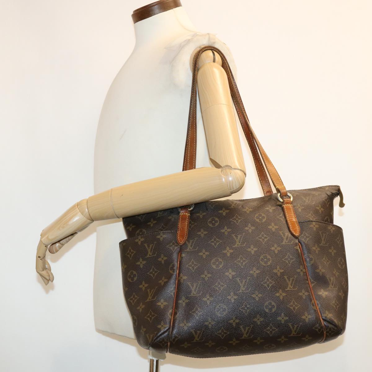 LOUIS VUITTON Monogram Totally MM Tote Bag M56689 LV 40517