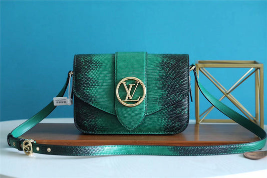 The Franco Shops - Louis Vuittons  - 7744