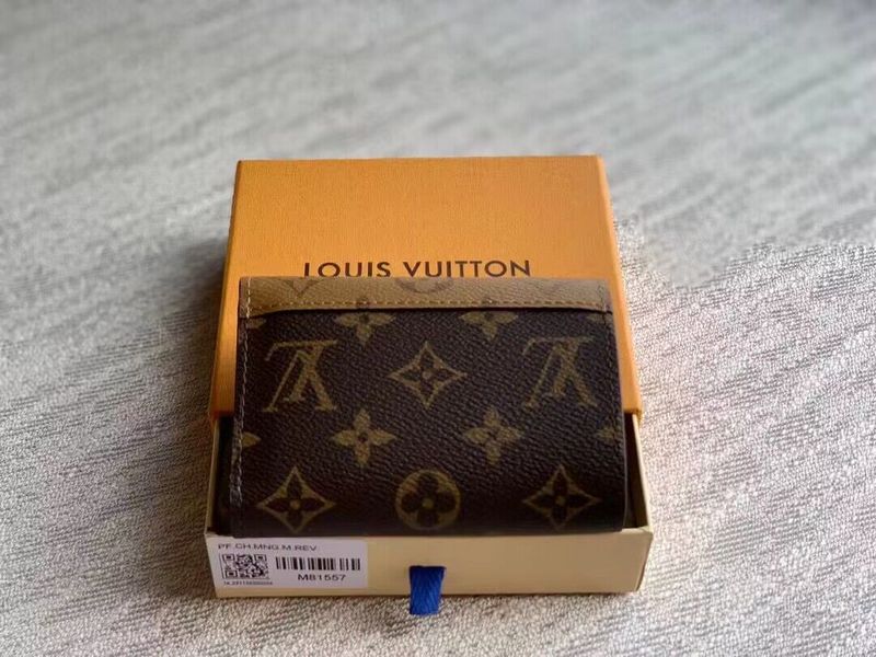 Franco Shops - Louis Vuittons  - 15765