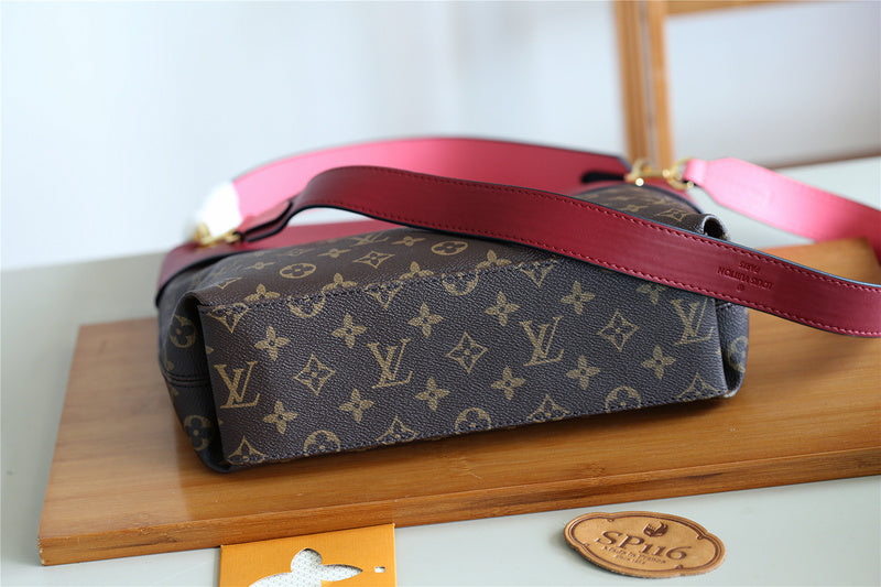 The Franco Shops - Louis Vuittons  - 7954